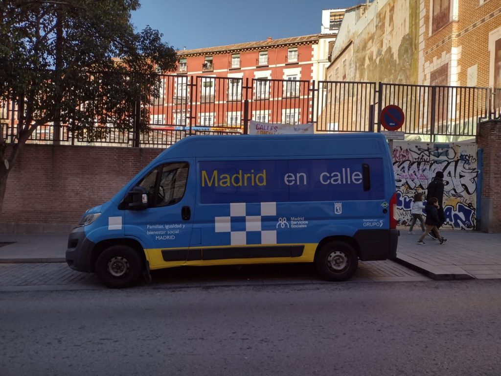 eQUIPOS DE CALLE Y PUERTA ÚNICA DE ENTRADA